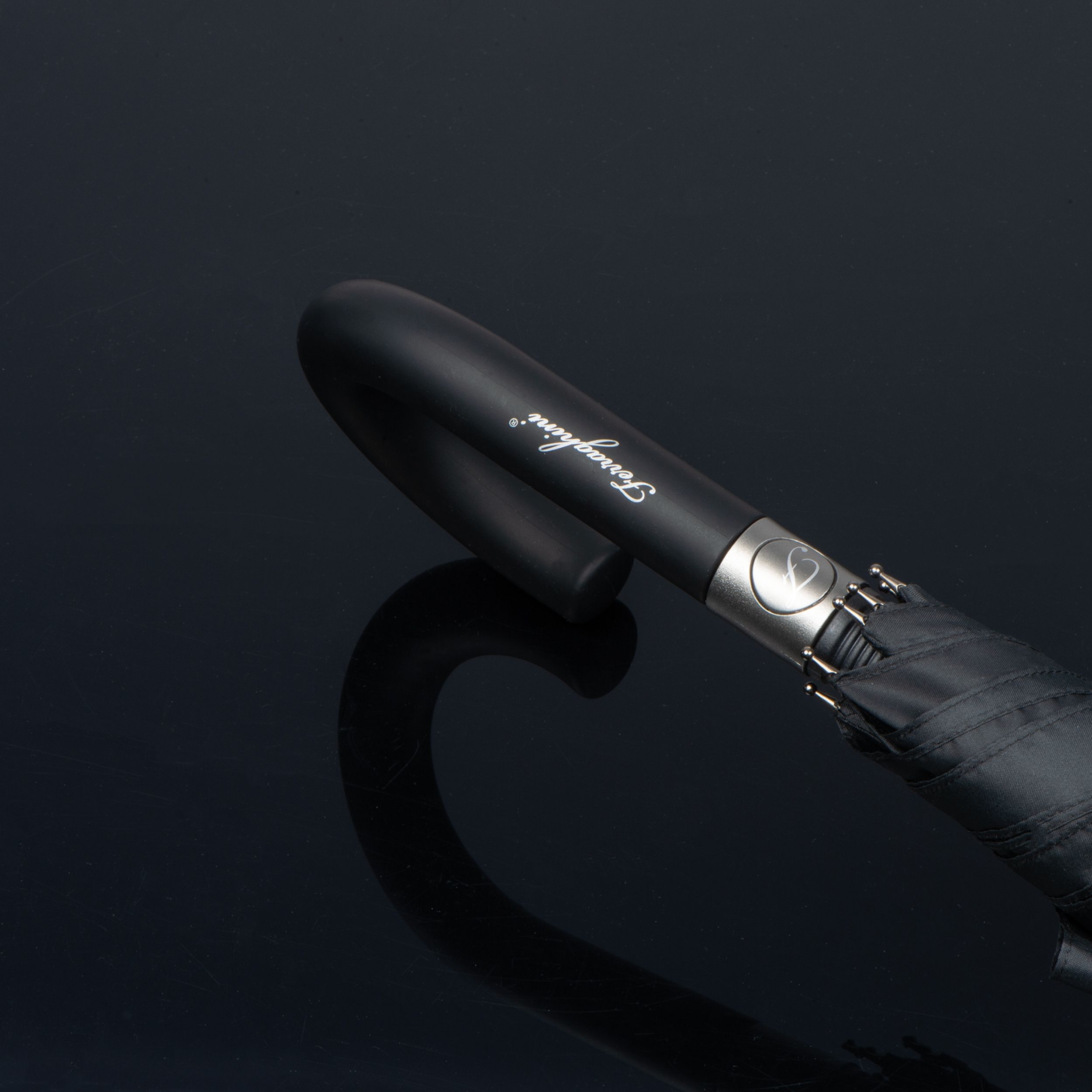 MAF120-03Ferraghini Regenschirm aus recyceltem Polyester CAMILLA_ schwarz