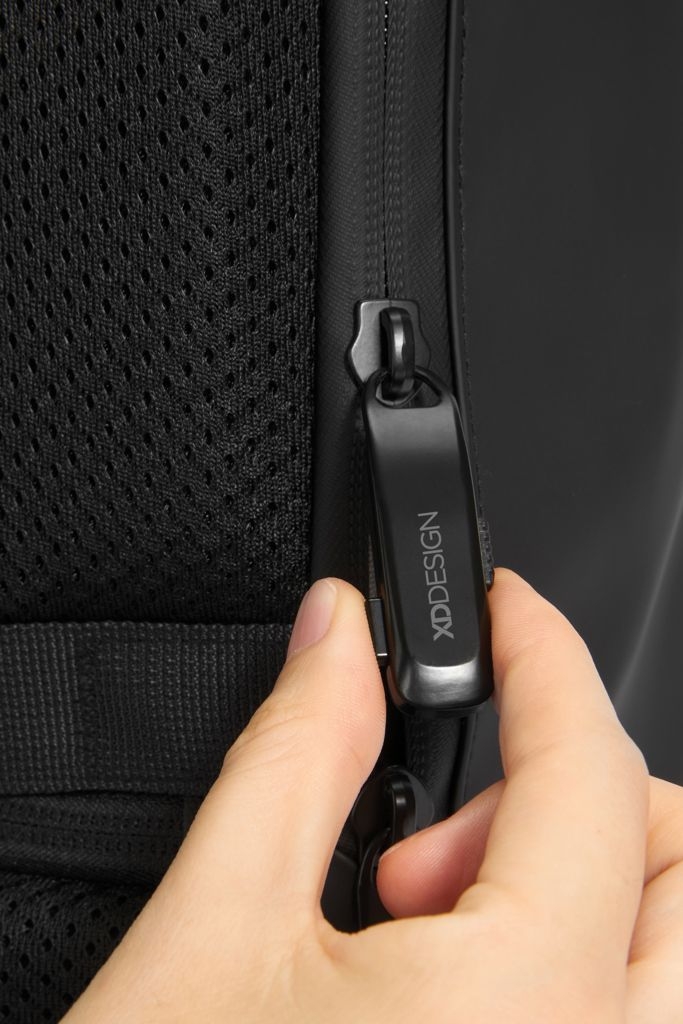 XDP706.26-01Urban wasserabweisender Flap-Top Rucksack_ schwarz