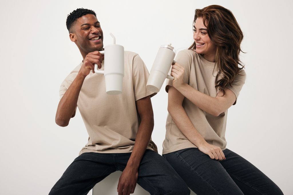 XDP437.10-19Tana Becher aus RCS recyceltem Kunststoff mit Griff 750ml_ beige