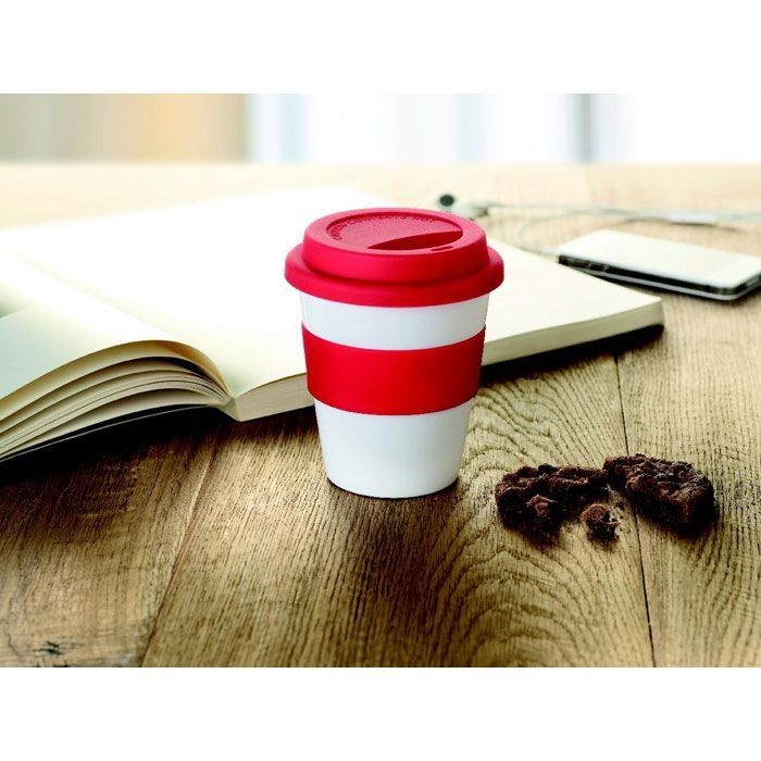 MO8078-05Astoria PP Becher mit Silikon-Deckel_ rot