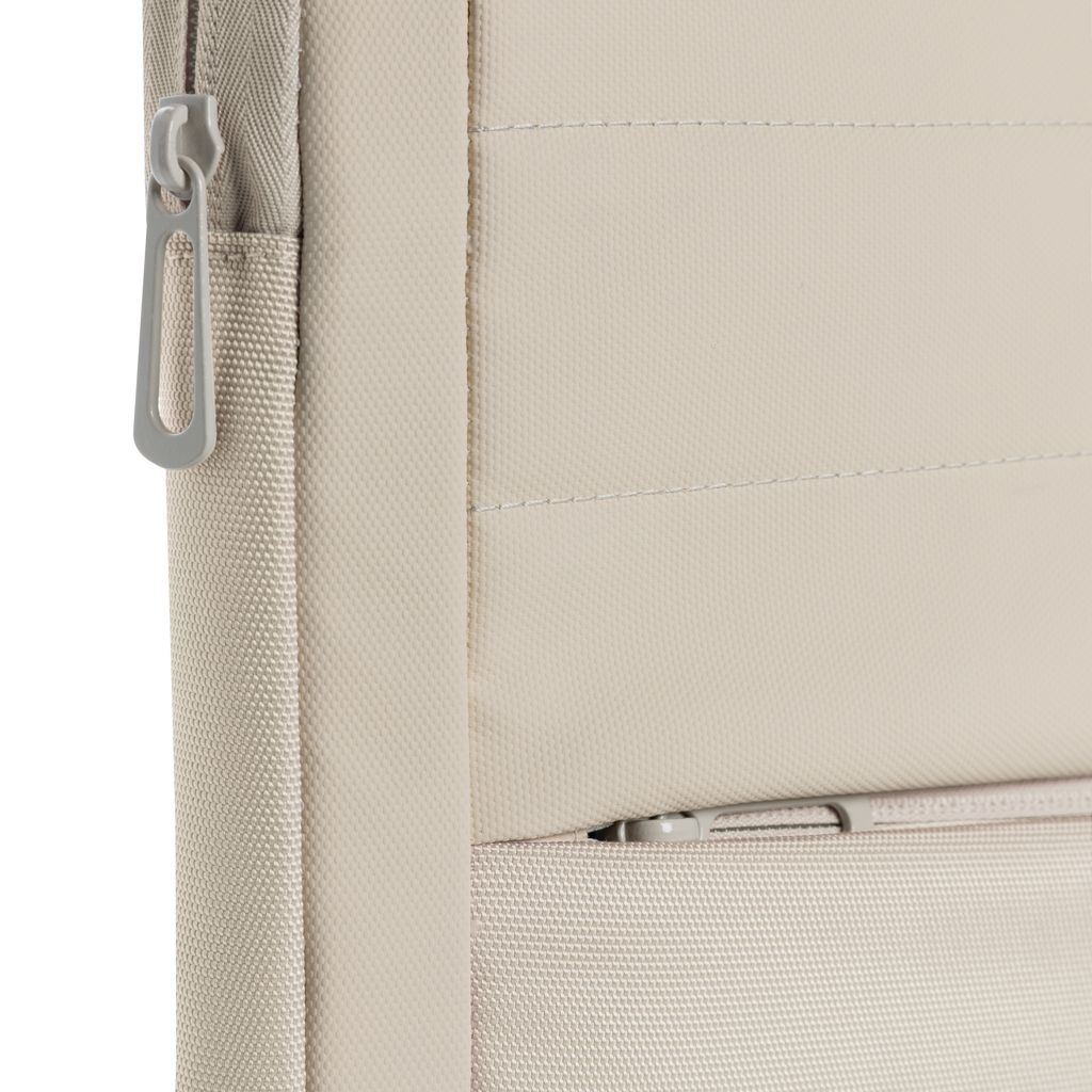 XDP788_15-2Armond AWARE™ RPET 15.6_ Laptop-Sleeve_ beige