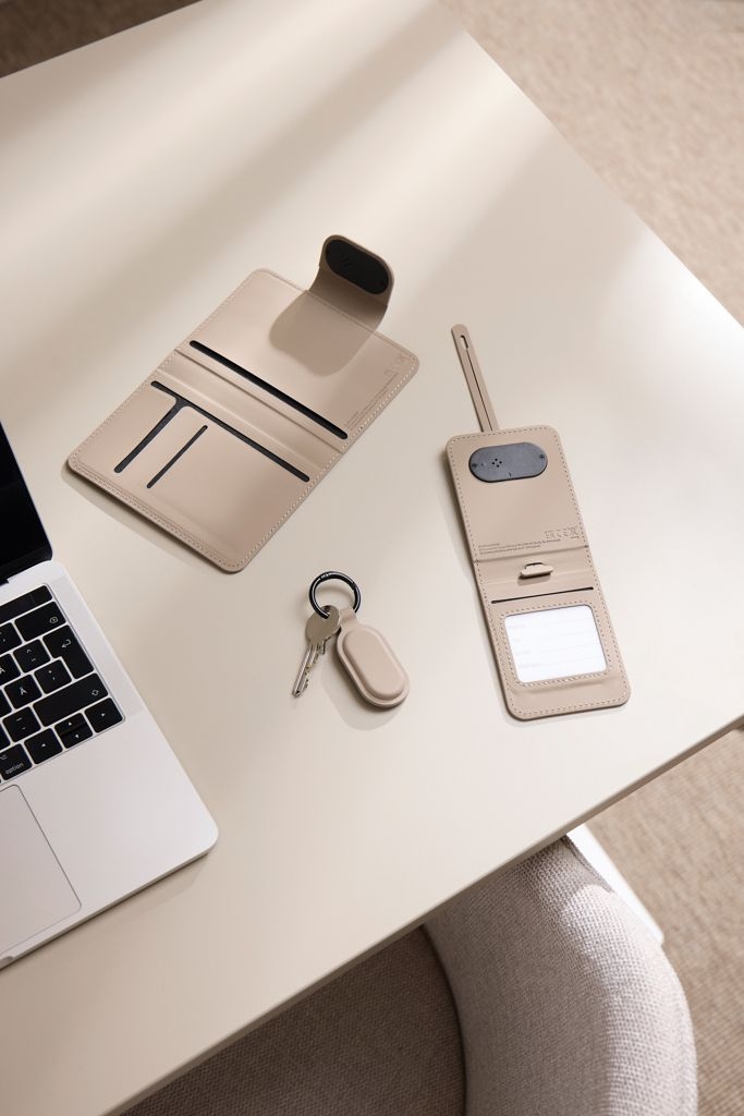 XDV30100-19VINGA Baltimore RCS Passport Cover mit Dual-Finder_ greige