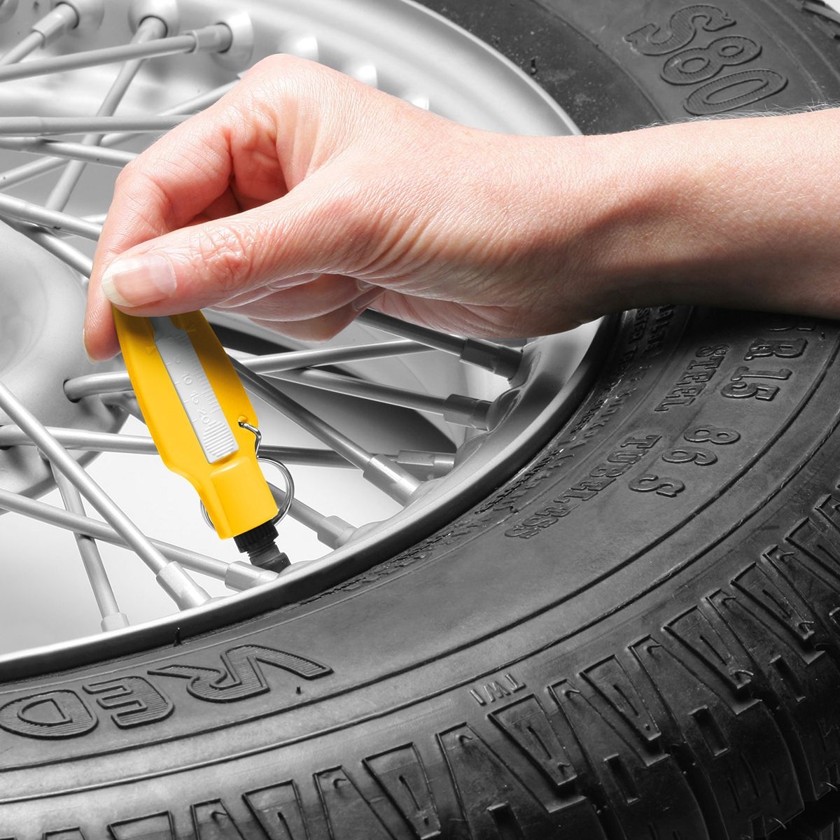 HE8275R-4-0Reifenprofiltiefenmesser mit Ventilkappendreher_ gelb_ weiss