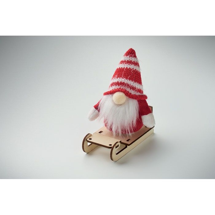 CX1588-05Frosty Sleigh Wichtel auf Holzschlitten_ rot