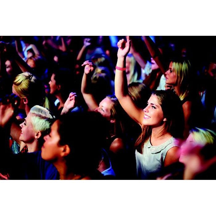 MO8942-05Tyvek Event Armband_ rot