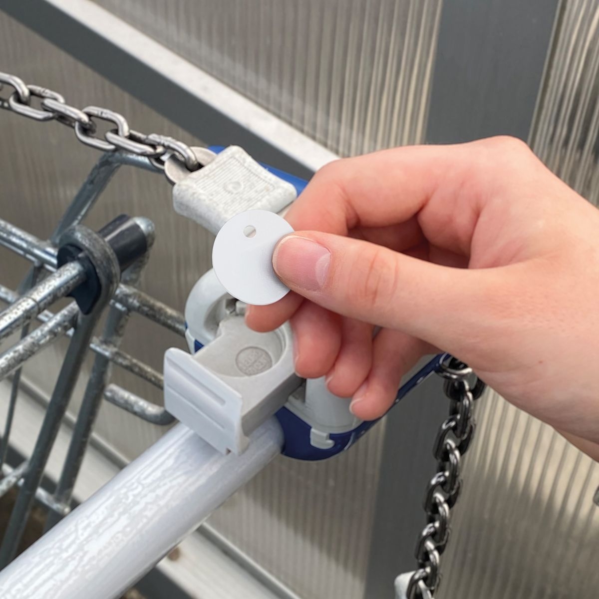 HE3217K-01€-Chip_ weiss