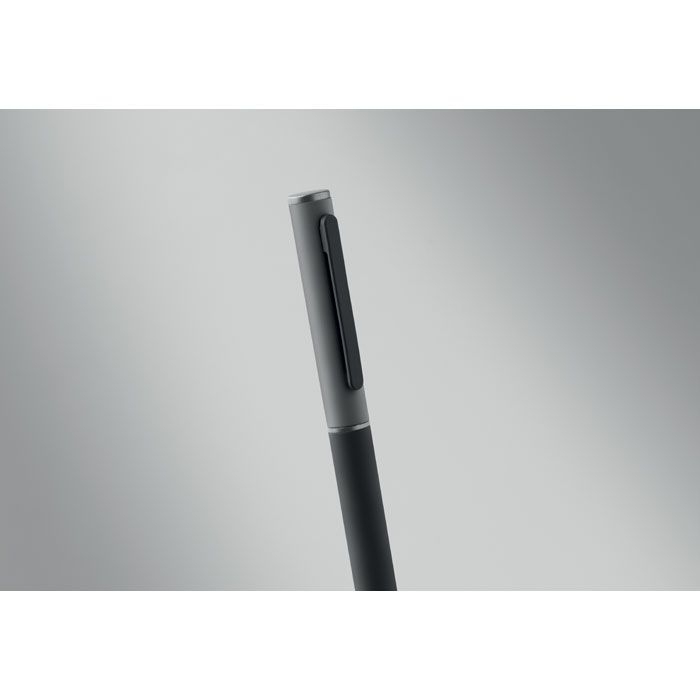 MO3174-03Fillan Drehkugelschreiber recy. Alu_ schwarz