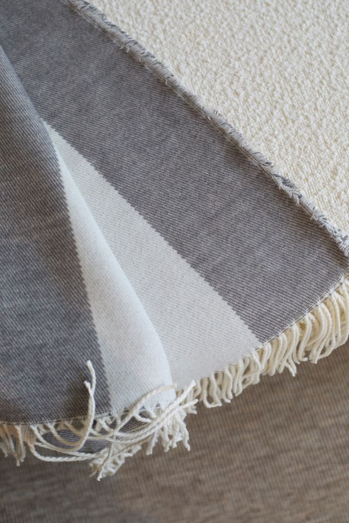 XDV40404-02VINGA Tella Aware™ Polylana® Decke_ grau