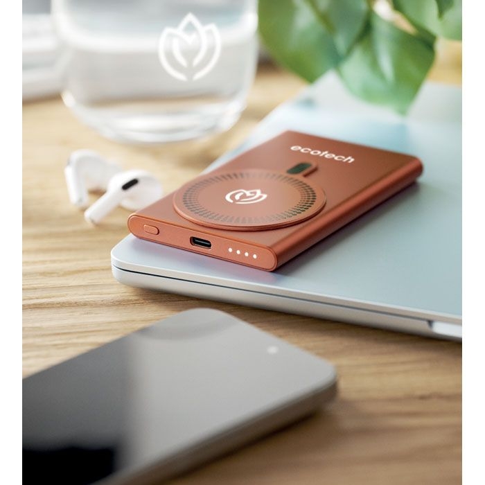 MO2442-10Pawtt Wireless charger power bank_ orange