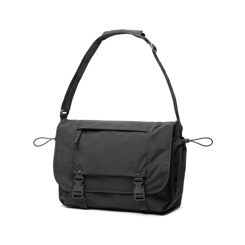 XDP732.14-01KENTO URBAN 15_6_ Messenger aus RCS recyceltem Nylon_ schwarz