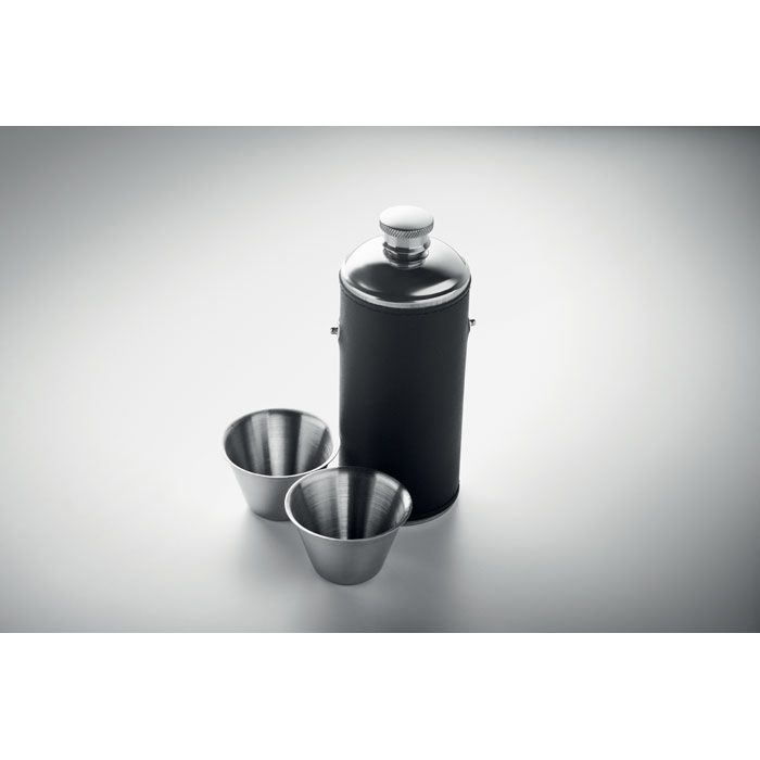 MO2628-03Cocoon Flasche mit Schnapsbechern_ schwarz