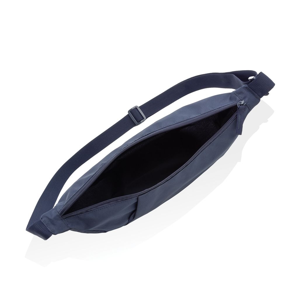 XDP763.51-25Crescent XL AWARE™ RPET Half-Moon Sling Tasche_ navy blau