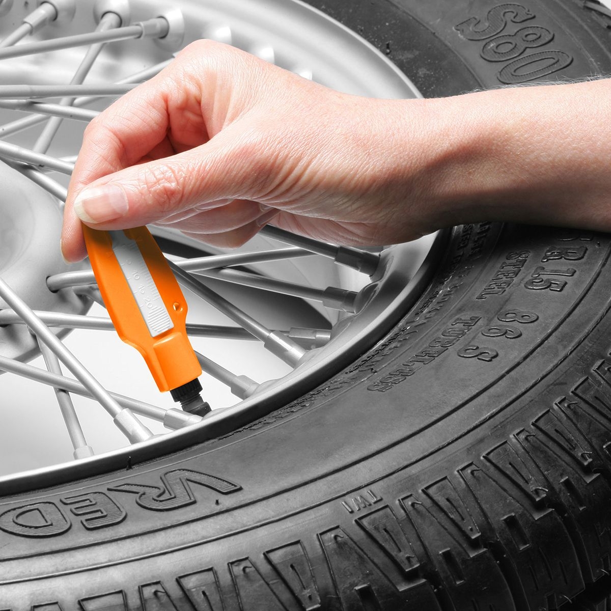 HE8275-5-0Reifenprofiltiefenmesser mit Ventilkappendreher_ orange_ weiss