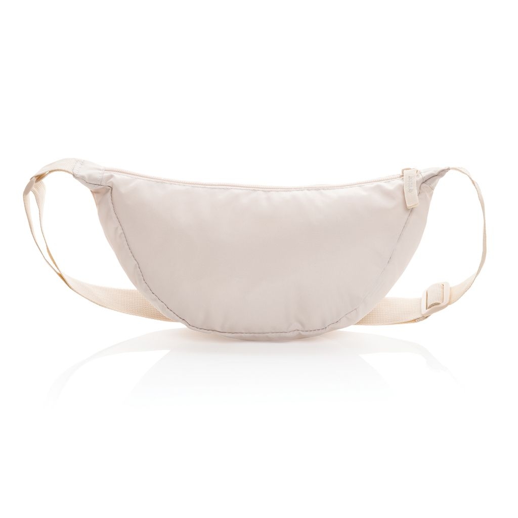 XDP763.20-19Crescent AWARE™ RPET Half-Moon Sling Tasche_ beige