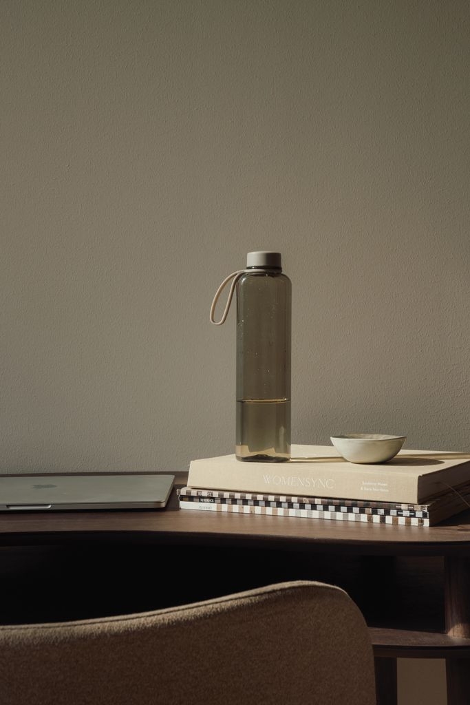 XDV43307-19VINGA Arch 550ml Flasche aus RCS recyceltem PET_ greige