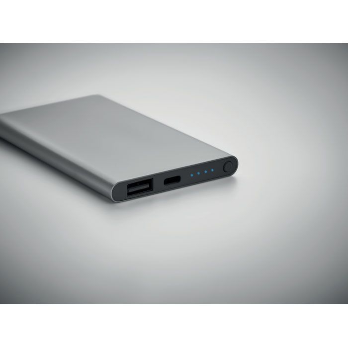 MO6825-18Powerflat C Powerbank_ titan