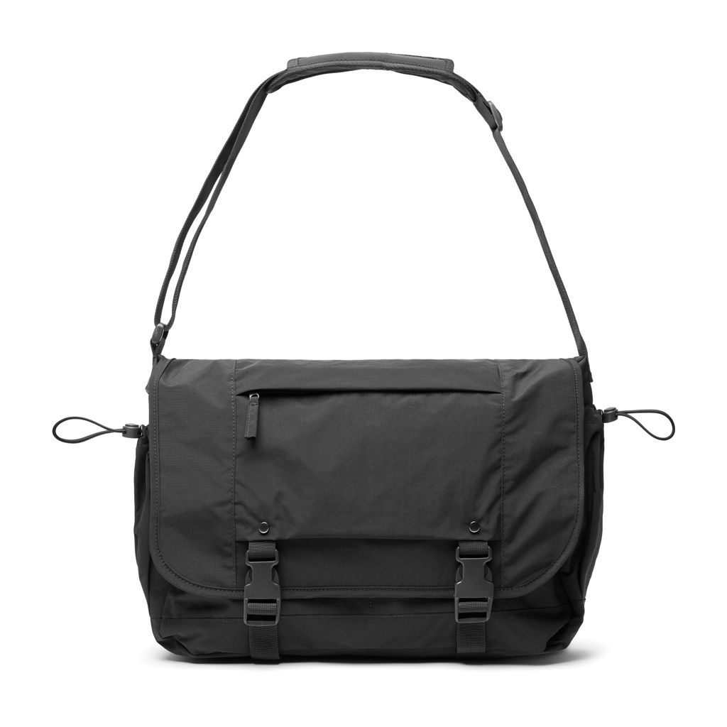 XDP732.14-01KENTO URBAN 15_6_ Messenger aus RCS recyceltem Nylon_ schwarz