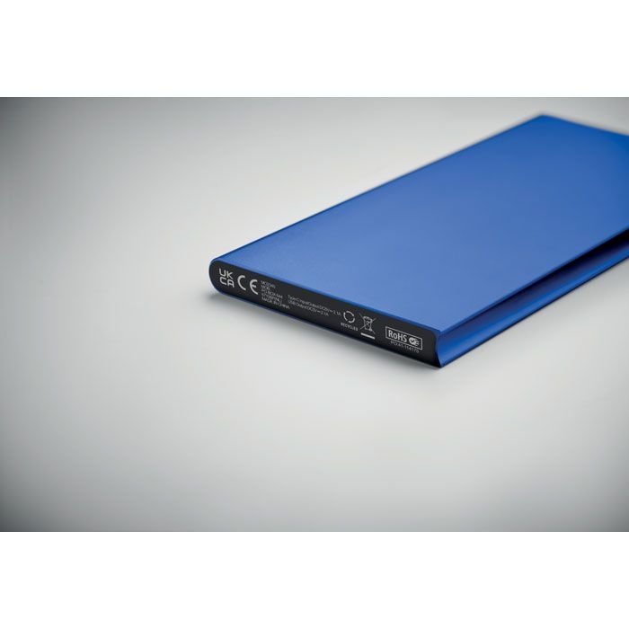 MO2340-37Powerflat8C 8000 mAh Powerbank_ koenigsblau
