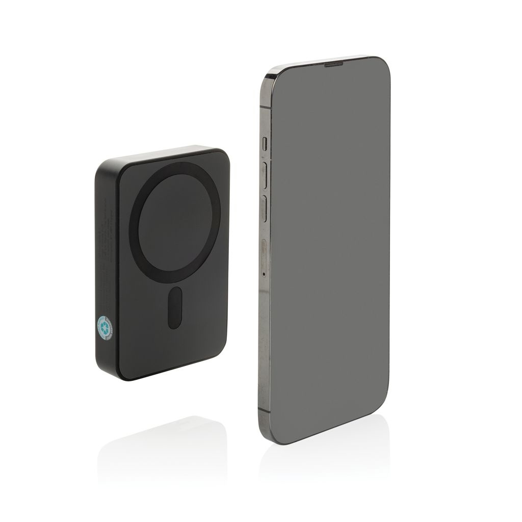 XDP322_89-01Amporia 10_000mAh magnetische Powerbank aus RCS rec. ABS_ schwarz