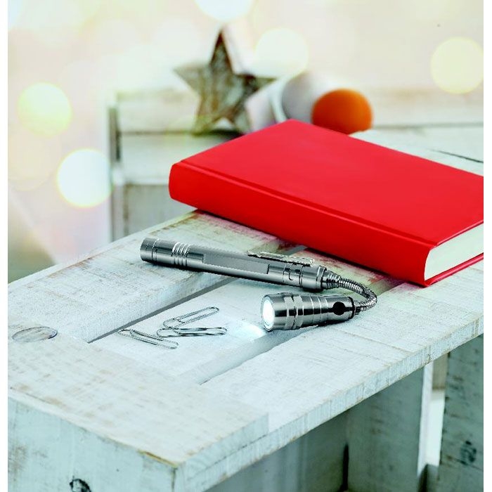 MO8621-14Strech-Torch Teleskop Taschenlampe_ silber