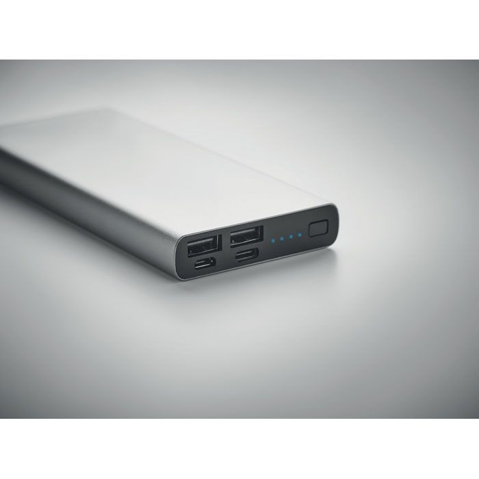 MO6770-16Powerflat 10C Powerbank 10000 mAh_ mattsilber