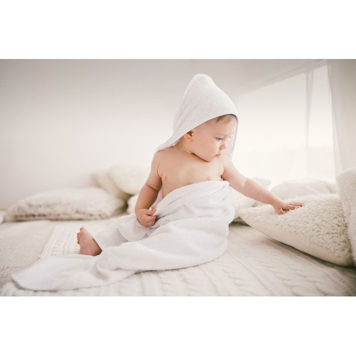 MO2253-06Hugme Kapuzenbadetuch Baby_ weiss