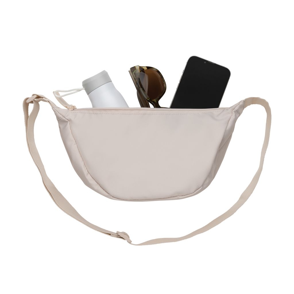 XDP763.20-19Crescent AWARE™ RPET Half-Moon Sling Tasche_ beige