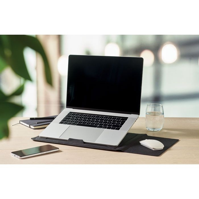 MO2696-03Practic 16_ Laptop-Huelle RPET_ schwarz