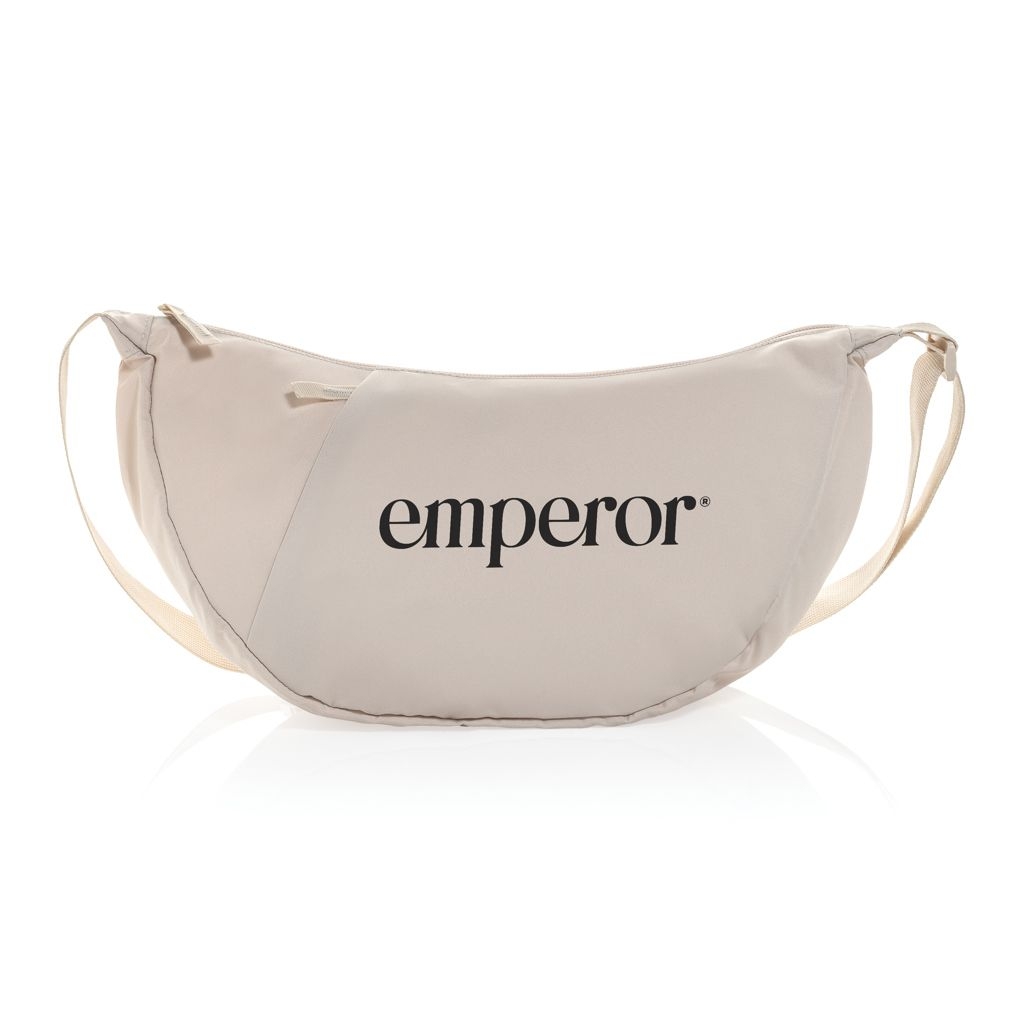 XDP763.51-19Crescent XL AWARE™ RPET Half-Moon Sling Tasche_ beige