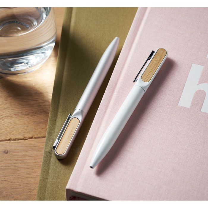 MO2806-06Aluba Drehkugelschreiber_ weiss