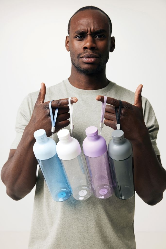 XDP437_01-1Impact auslaufsichere Wasserflasche aus RCS recyc. PET 600ml_ schwarz