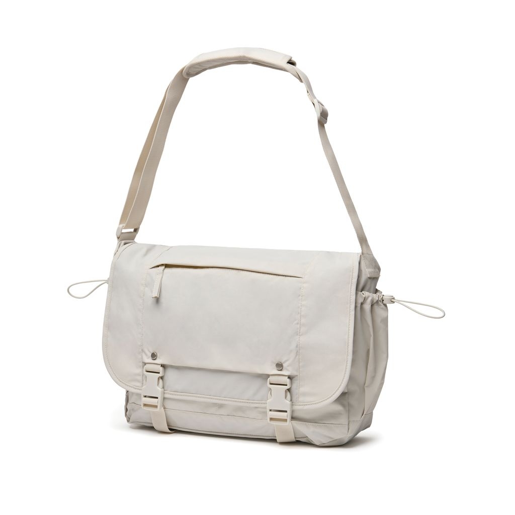 XDP732.14-19KENTO URBAN 15_6_ Messenger aus RCS recyceltem Nylon_ beige