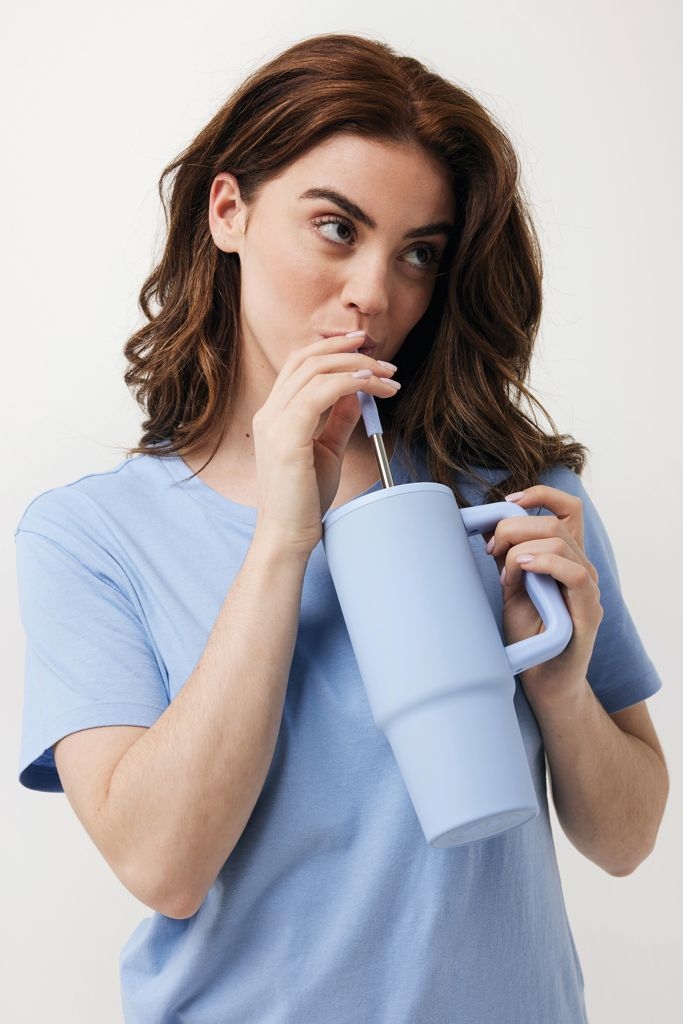 XDP437.30-05Embrace Deluxe Becher aus RCS recyceltem Edelstahl 900ml_ hellblau