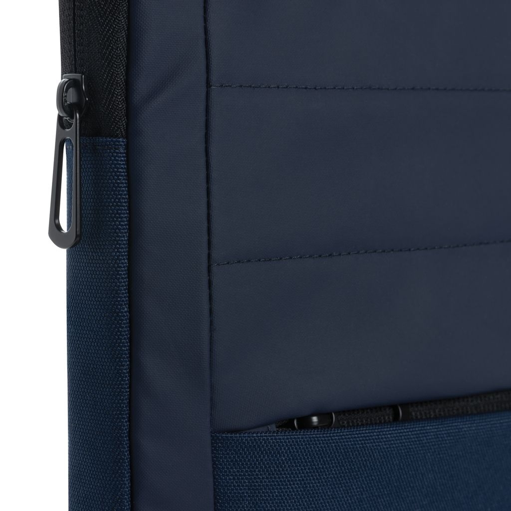 XDP788_15-5Armond AWARE™ RPET 15.6_ Laptop-Sleeve_ navy blau