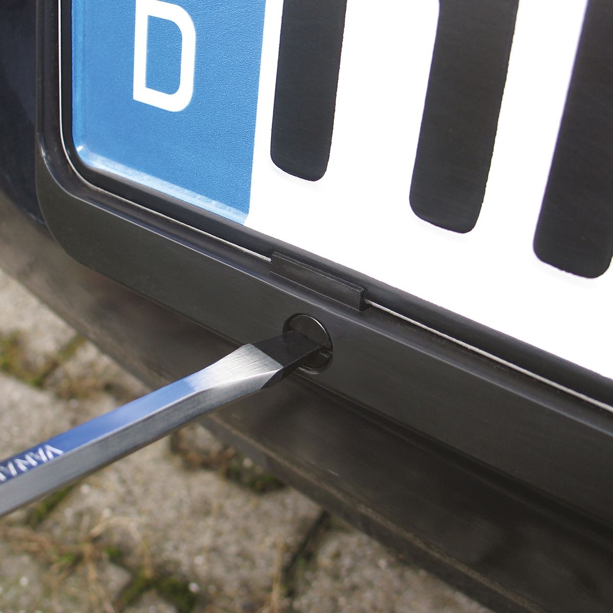 HE8309-6Kennzeichenhalter _Alpha_ schwarz