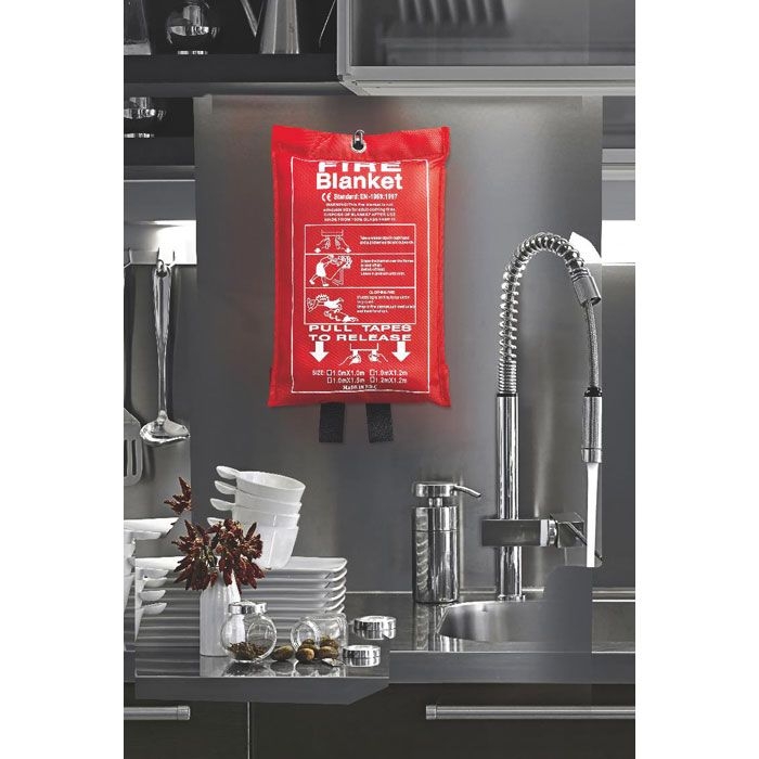MO8373-05Blake Feuer-Loeschdecke 100x95cm_ rot