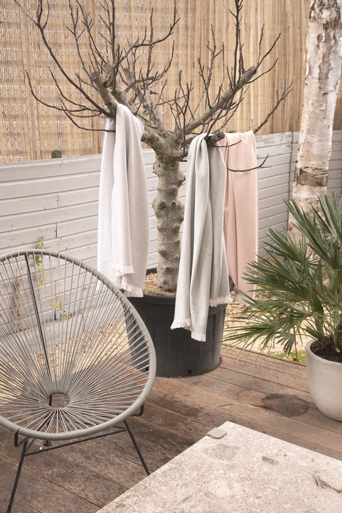 XDP453.80-1Ukiyo Hisako AWARE™ Four Seasons Handtuch_Decke 100x180cm_ schwarz