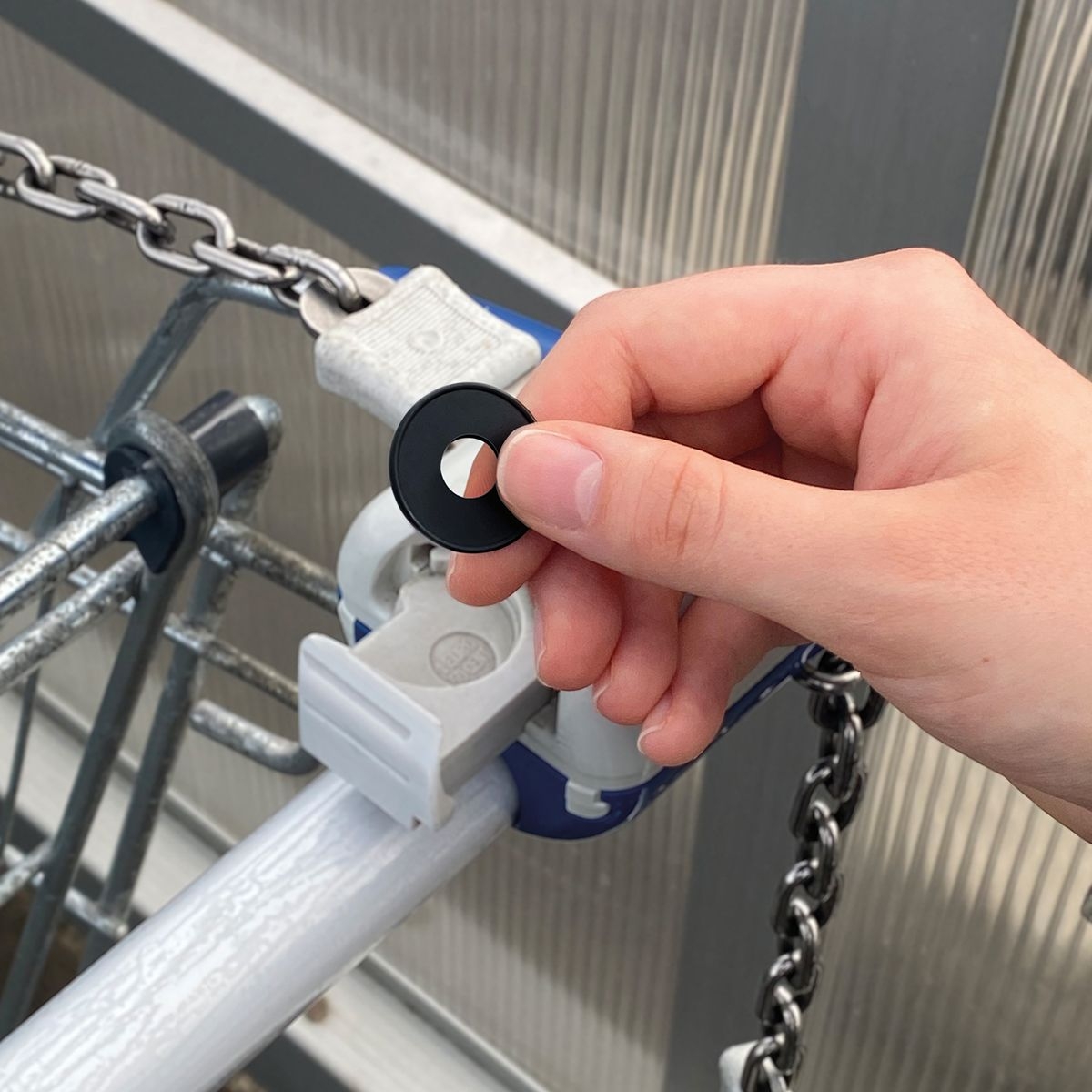 HE3217L-61€-Chip _ schwarz