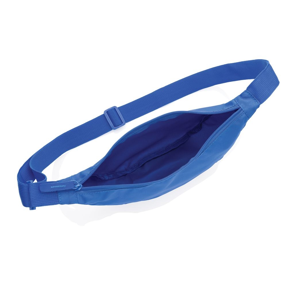 XDP763.20-05Crescent AWARE™ RPET Half-Moon Sling Tasche_ Koenigsblau