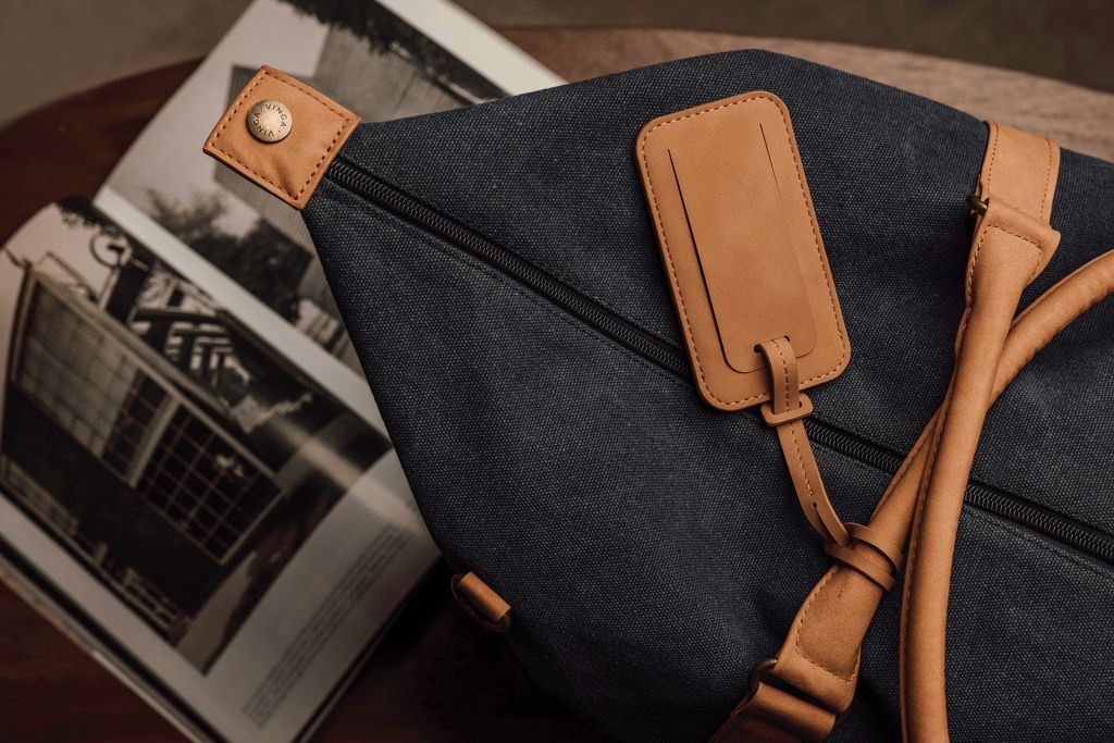 XDV82004-09VINGA Bosler RCS Kofferanhaenger_ braun