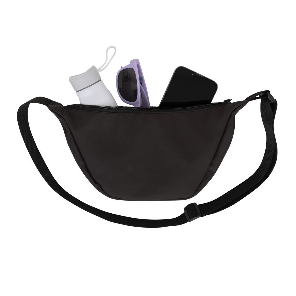 XDP763.20-01Crescent AWARE™ RPET Half-Moon Sling Tasche_ schwarz