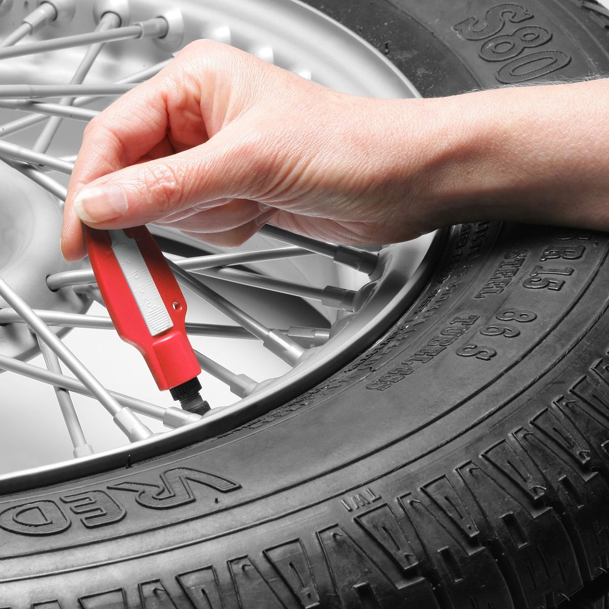 HE8275-1-0Reifenprofiltiefenmesser mit Ventilkappendreher_ rot_ weiss